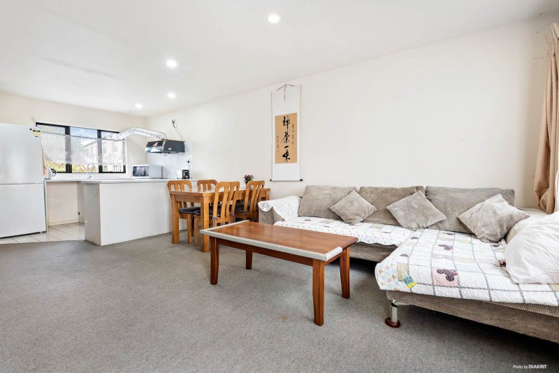 4/12 Ambrico Place, New Lynn, Auckland - Carousel 2