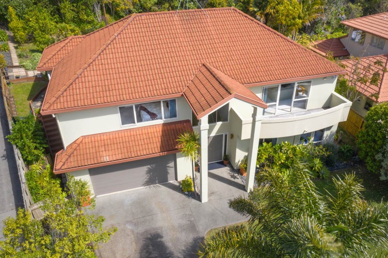 22 Margaret Henry Crescent, Oteha, Auckland - Carousel 1