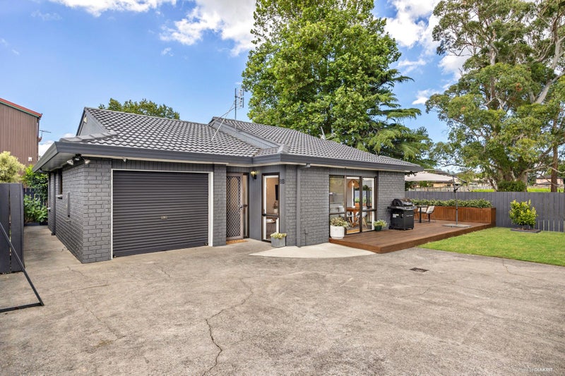 2/8 Pukeko Place, Papatoetoe, Auckland - Carousel 1