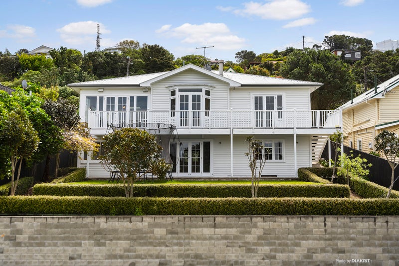 11 Ariki Road, Hataitai, Wellington - Carousel 1
