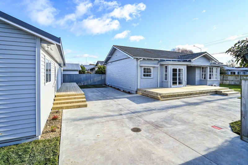 300 Willowpark Road North, Hastings, Hastings - Carousel 2