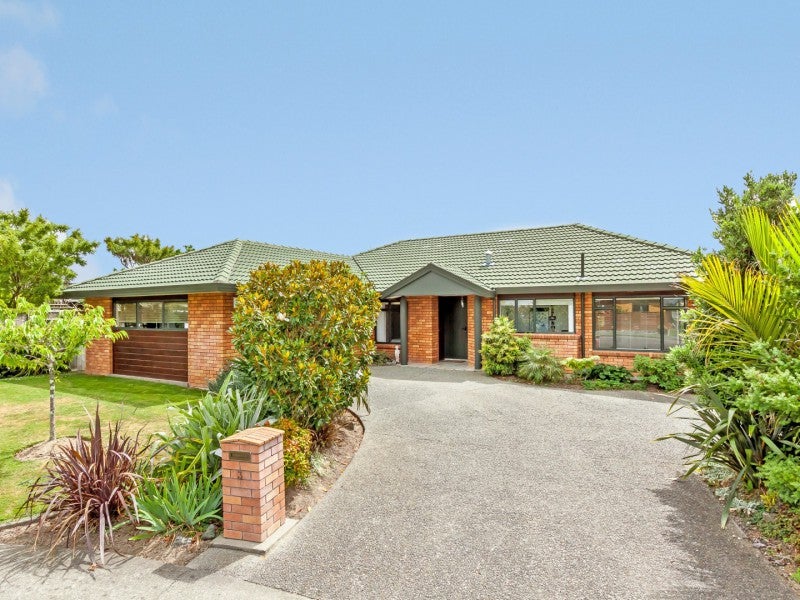 3 Jasmine Place, Fitzherbert, Palmerston North - Carousel 1