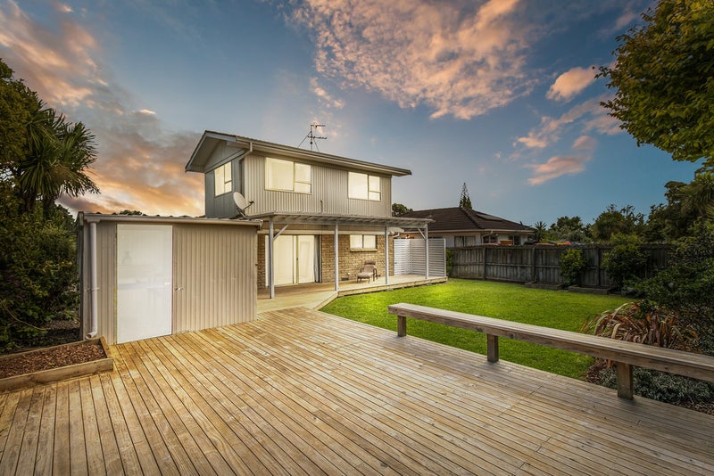 2/5 McInnes Road, Weymouth, Auckland - Carousel 1