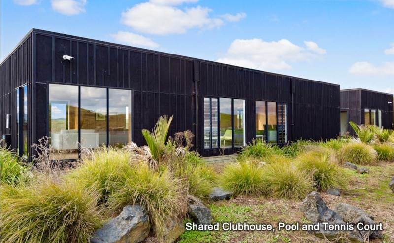 2 Pinetree Close, Kaiwaka - Carousel 11