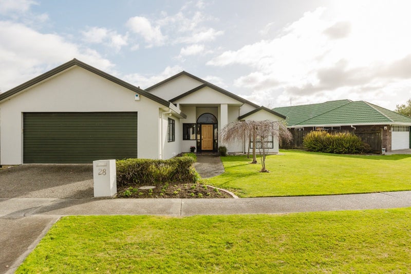 28 Royal Oak Drive, Kelvin Grove, Palmerston North - Carousel 2