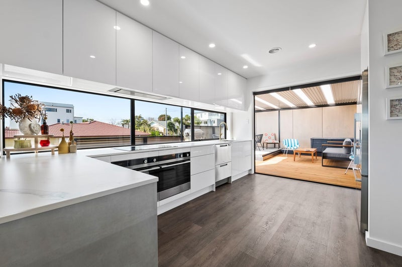 482 Devon Street East, Strandon, New Plymouth - Carousel 2