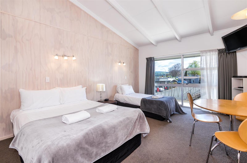 31/76 Lake Terrace, Taupō - Carousel 2