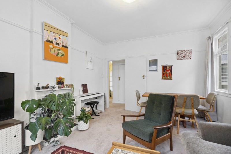 6/1 Rixon Grove, Mount Victoria, Wellington - Carousel 2