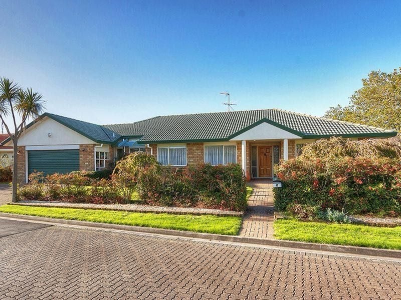 1 Camerton Close, Northpark, Auckland - Carousel 1