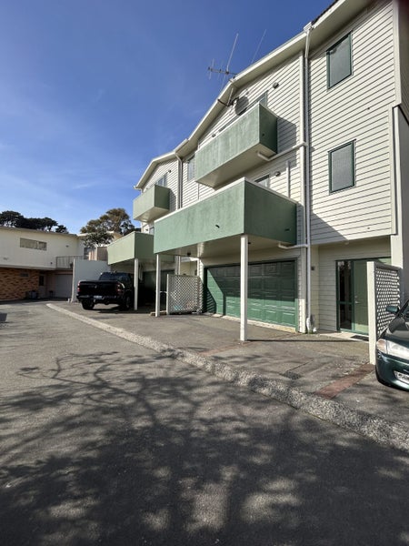 8 Mitika Way, Strathmore Park, Wellington - Carousel 1