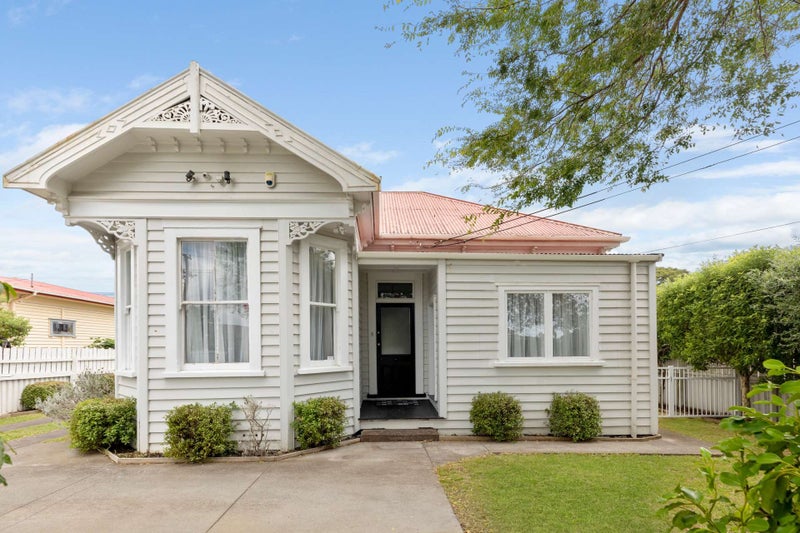 68 Avenue Road, Otahuhu, Auckland - Carousel 1