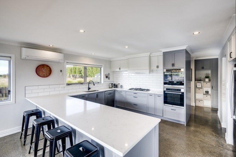 46 Ulyatt Road, Meeanee, Napier - Carousel 1