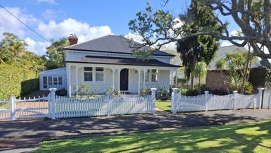 41 Glen Road, Stanley Point, Auckland - Carousel 1