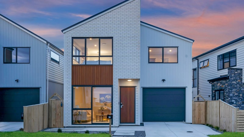 30 Christella Street, Flat Bush, Auckland - Carousel 1