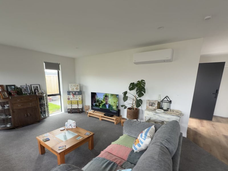 9 Yates Place, Amberley, Amberley - Carousel 1