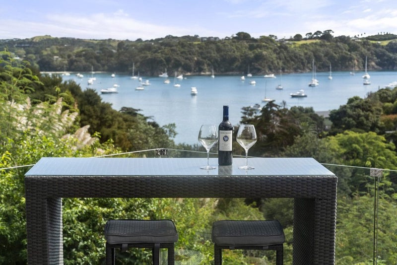 18 Tawa Street, Oneroa, Waiheke Island - Carousel 2