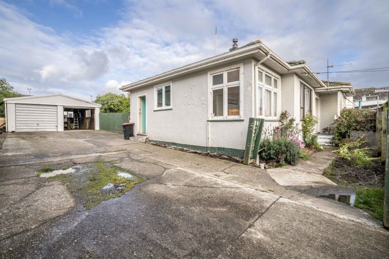 182 Gore Street, Bluff - Carousel 35