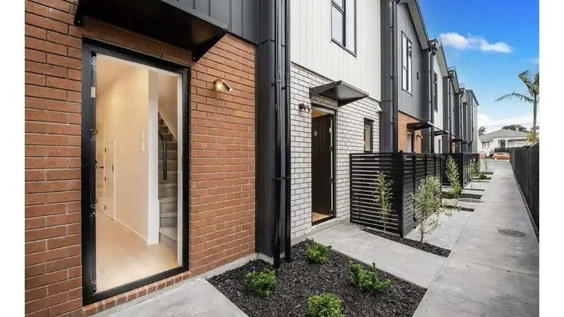 6/33 Roberton Road, Avondale, Auckland - Carousel 1