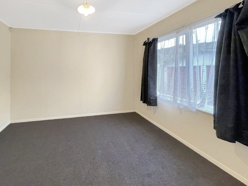 151 Hine Road, Wainuiomata, Lower Hutt - Carousel 8