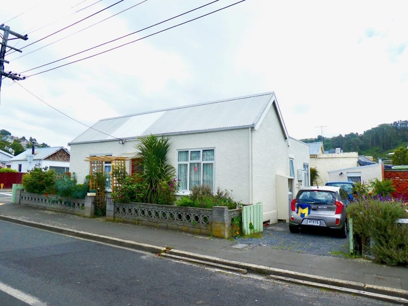 26 Thorn Street, Caversham, Dunedin - Carousel 1