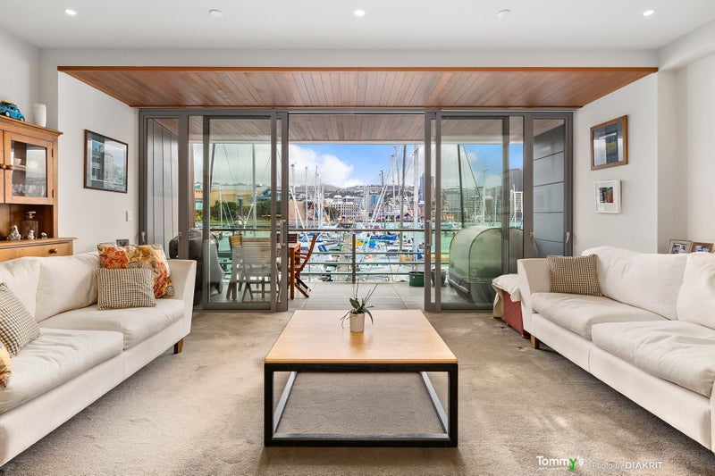 1C/3 Clyde Quay Wharf, Te Aro, Wellington - Carousel 2