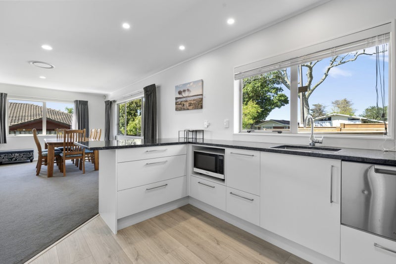 43 Crawford Avenue, Mangere Bridge, Auckland - Carousel 2