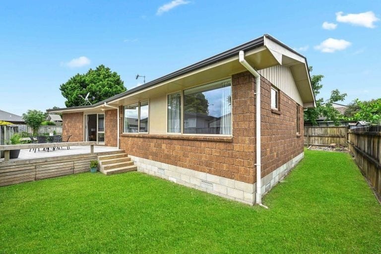 14A Endeavour Avenue, Flagstaff, Hamilton - Carousel 2