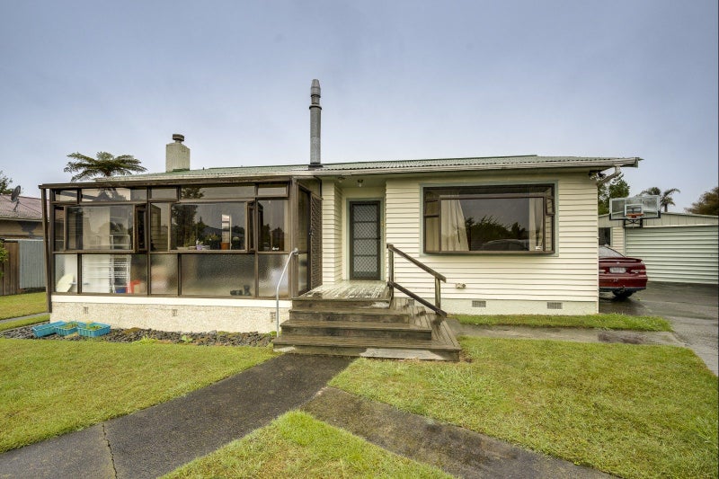 38 Clark Avenue, Pirimai, Napier - Carousel 2