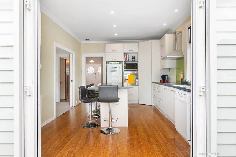 100 Clyde Street, Island Bay, Wellington - Carousel 2