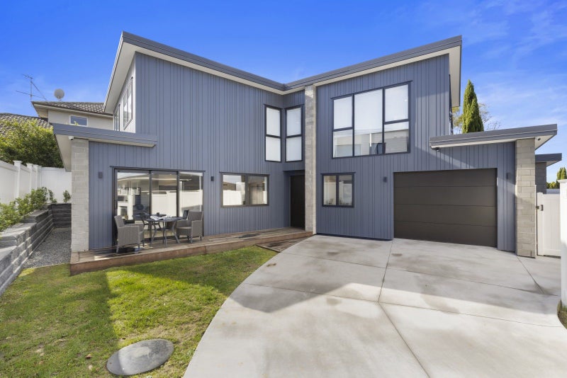 75A Glenmore Road, Sunnyhills, Auckland - Carousel 1