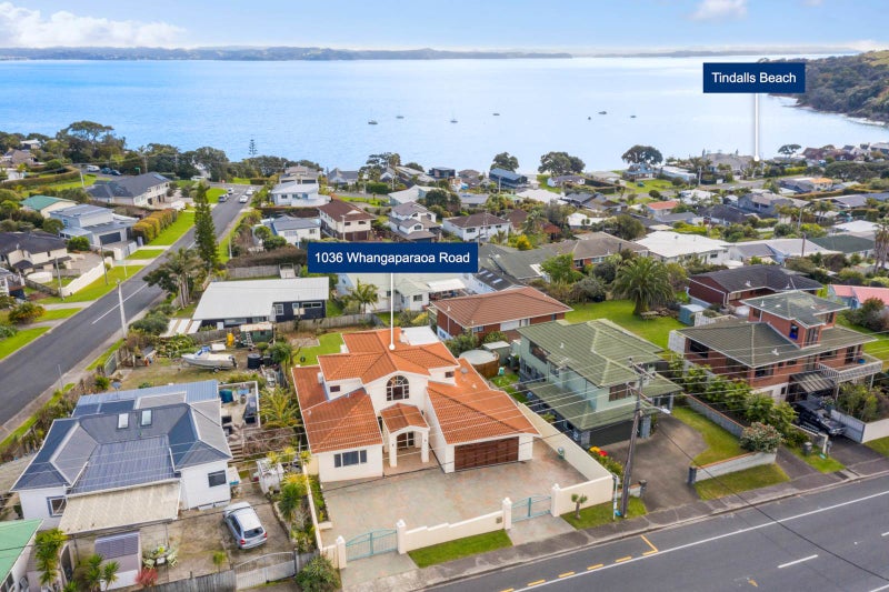 1036 Whangaparaoa Road, Tindalls Beach, Whangaparaoa - Carousel 31