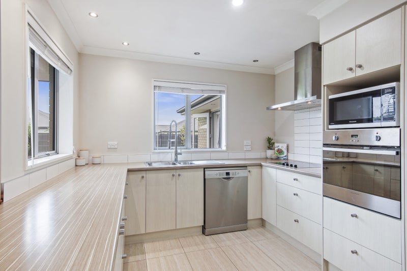 16 Birchgrove Gardens, Mairehau, Christchurch - Carousel 2