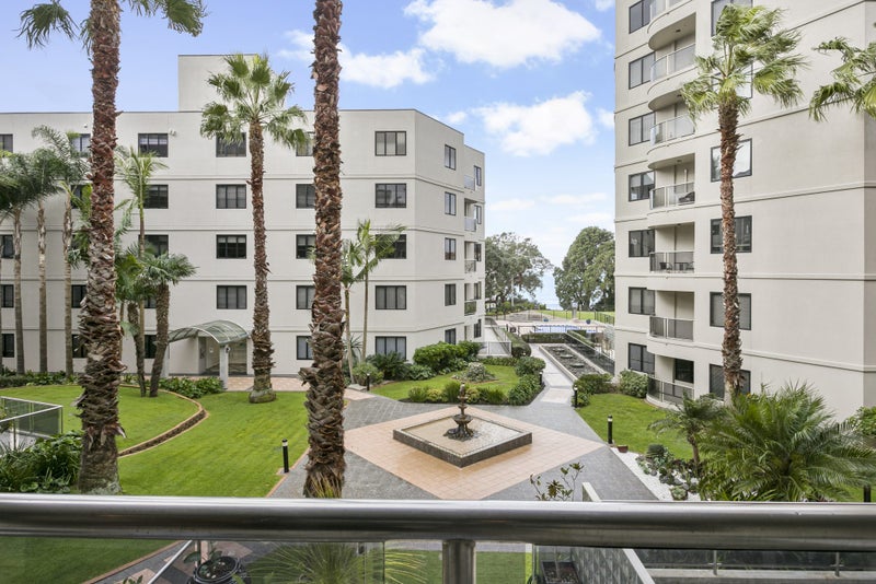 1A/171 Hurstmere Road, Takapuna, Auckland - Carousel 2