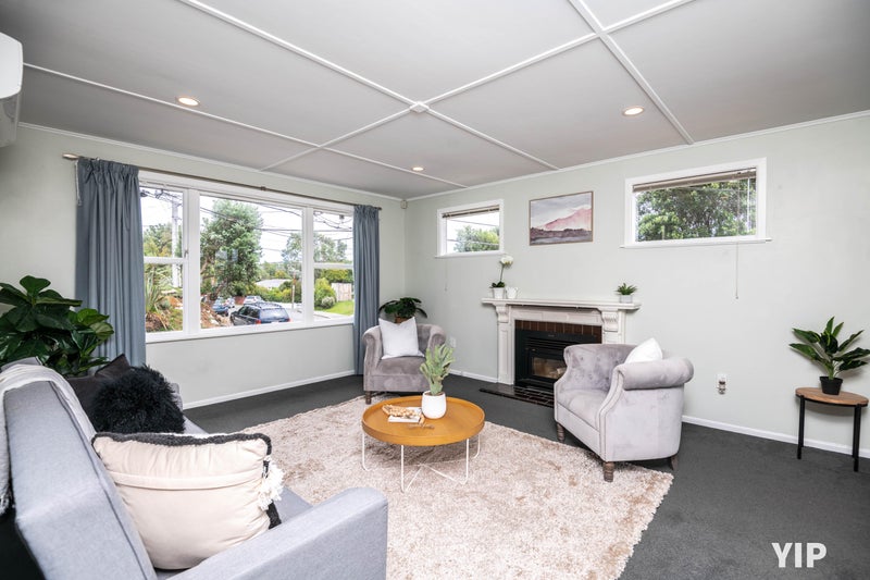 58 Catherine Crescent, Paparangi, Wellington - Carousel 1