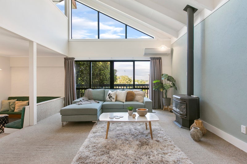 2/75 Cliff View Drive, Green Bay, Auckland - Carousel 2