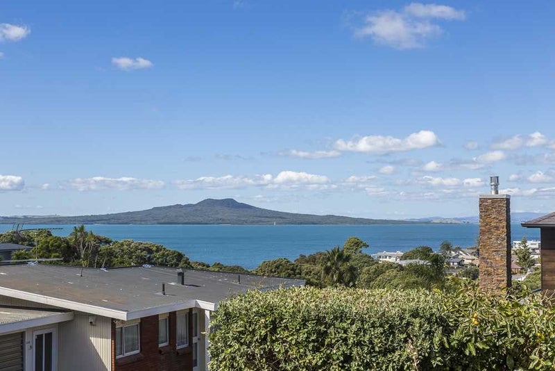 21A Seaview Road, Castor Bay, Auckland - Carousel 1
