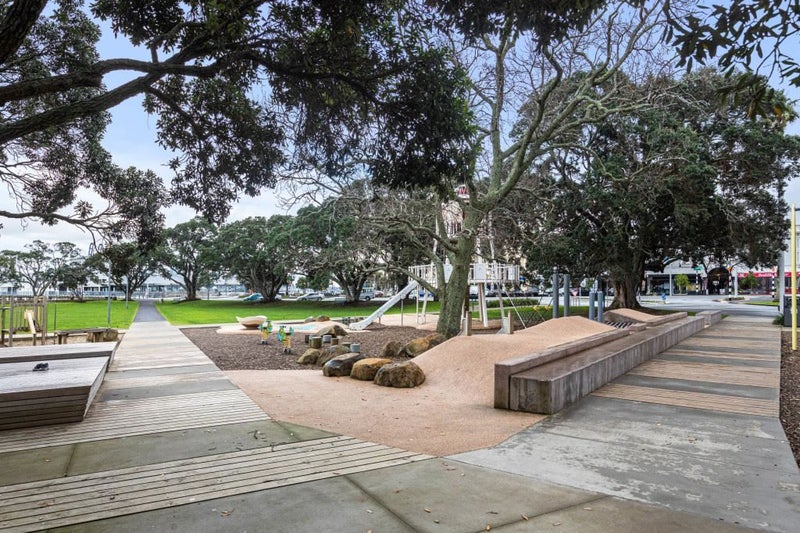 20 Buchanan Street, Devonport, Auckland - Carousel 21