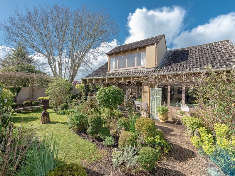 772 River Road, Chartwell, Hamilton - Carousel 1