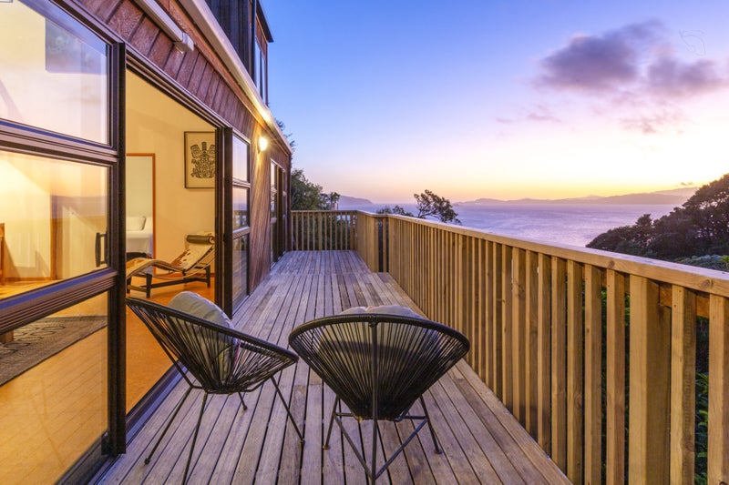 30 Ngaumatau Road, Point Howard, Lower Hutt - Carousel 2