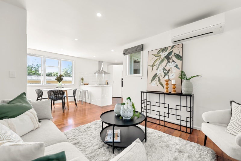 34A Lyndhurst Road, Tawa, Wellington - Carousel 1