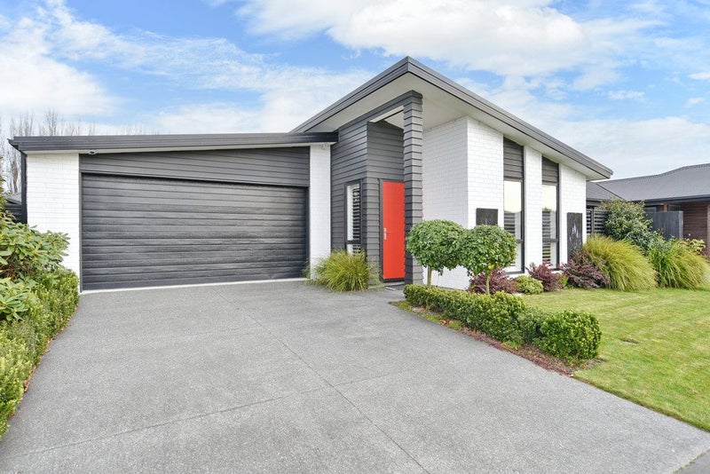 8 McLendon Green, Belfast, Christchurch - Carousel 27