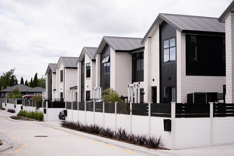 11 Oliver Place, Trentham, Upper Hutt - Carousel 1