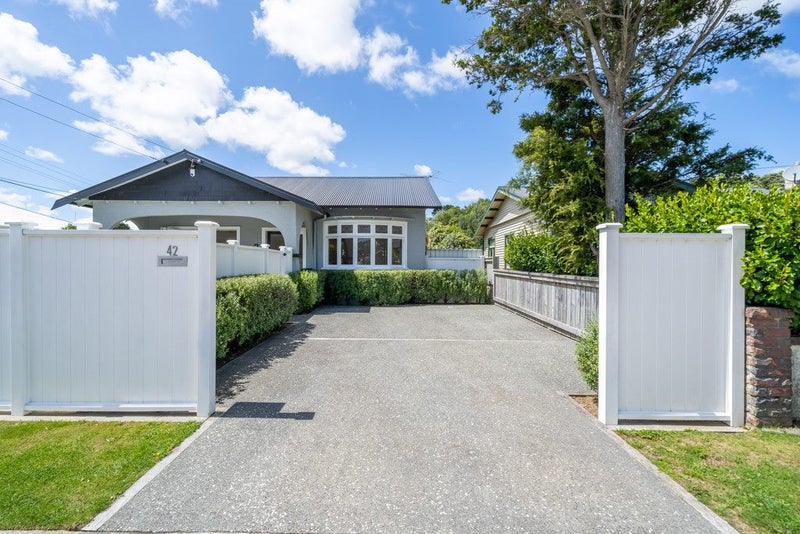 42 Tennyson Street, Petone, Lower Hutt - Carousel 25