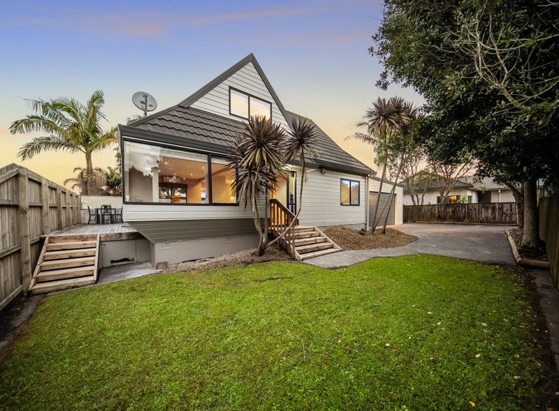 2/79 Frank Nobilo Drive, Golflands, Auckland - Carousel 1