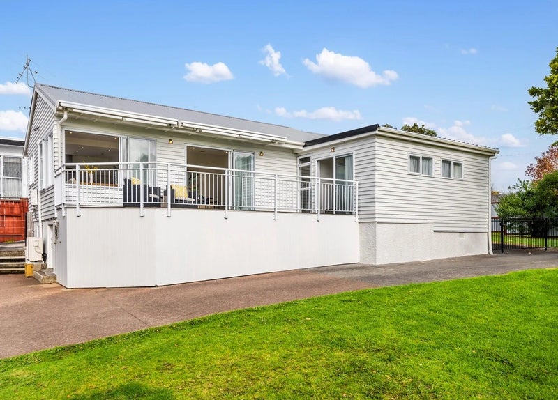 579 Hillsborough Road, Mount Roskill, Auckland - Carousel 1