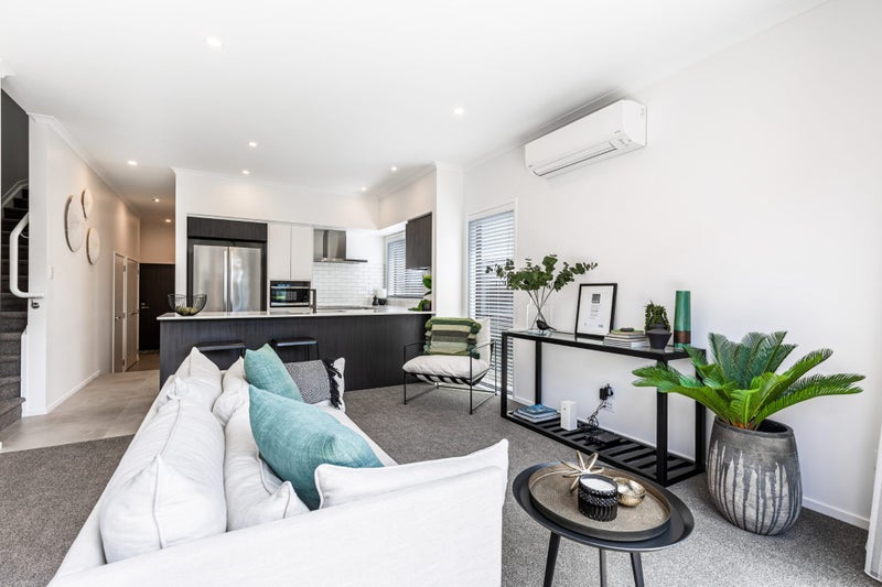 11 Hiwi Rakau Rise, Westgate, Auckland - Carousel 2