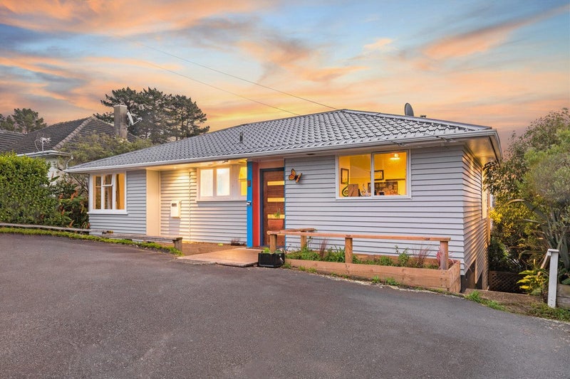 34 Sievers Grove, Cannons Creek, Porirua - Carousel 1