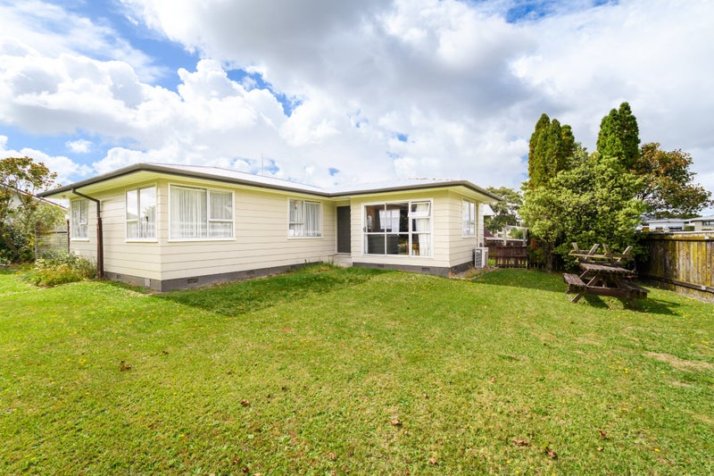 28 Robinson Crescent, Westbrook, Palmerston North - Carousel 2