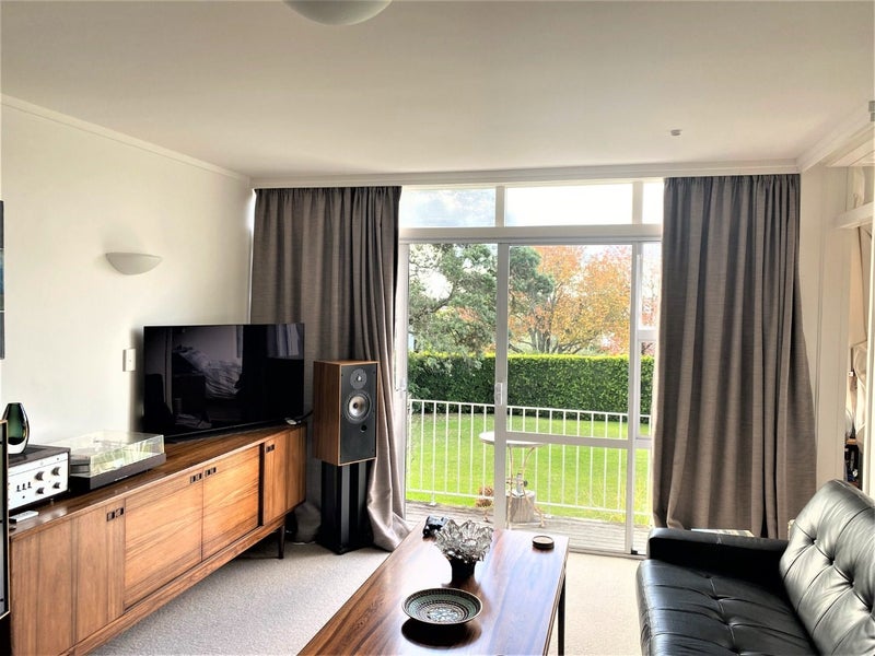 1/12 Burrows Avenue, Parnell, Auckland - Carousel 2