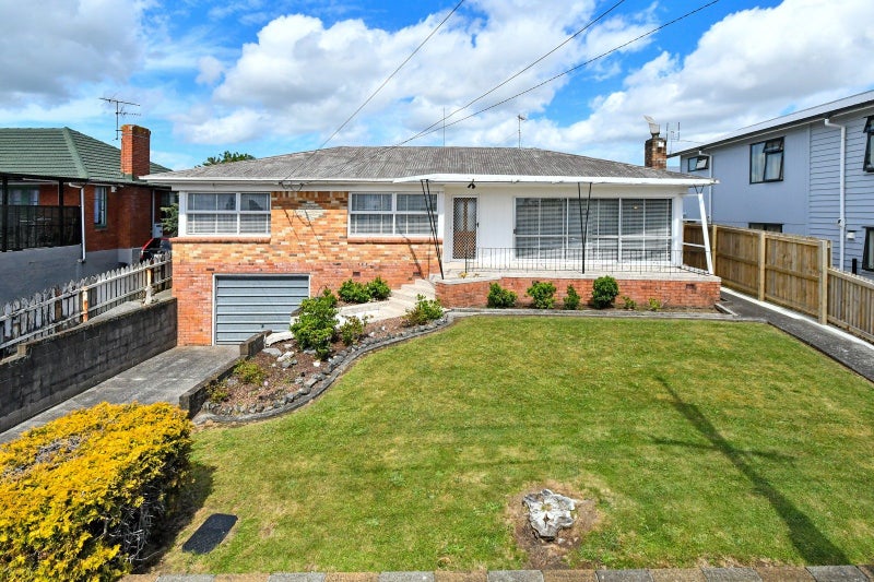 1 Sterling Avenue, Manurewa East, Auckland - Carousel 1